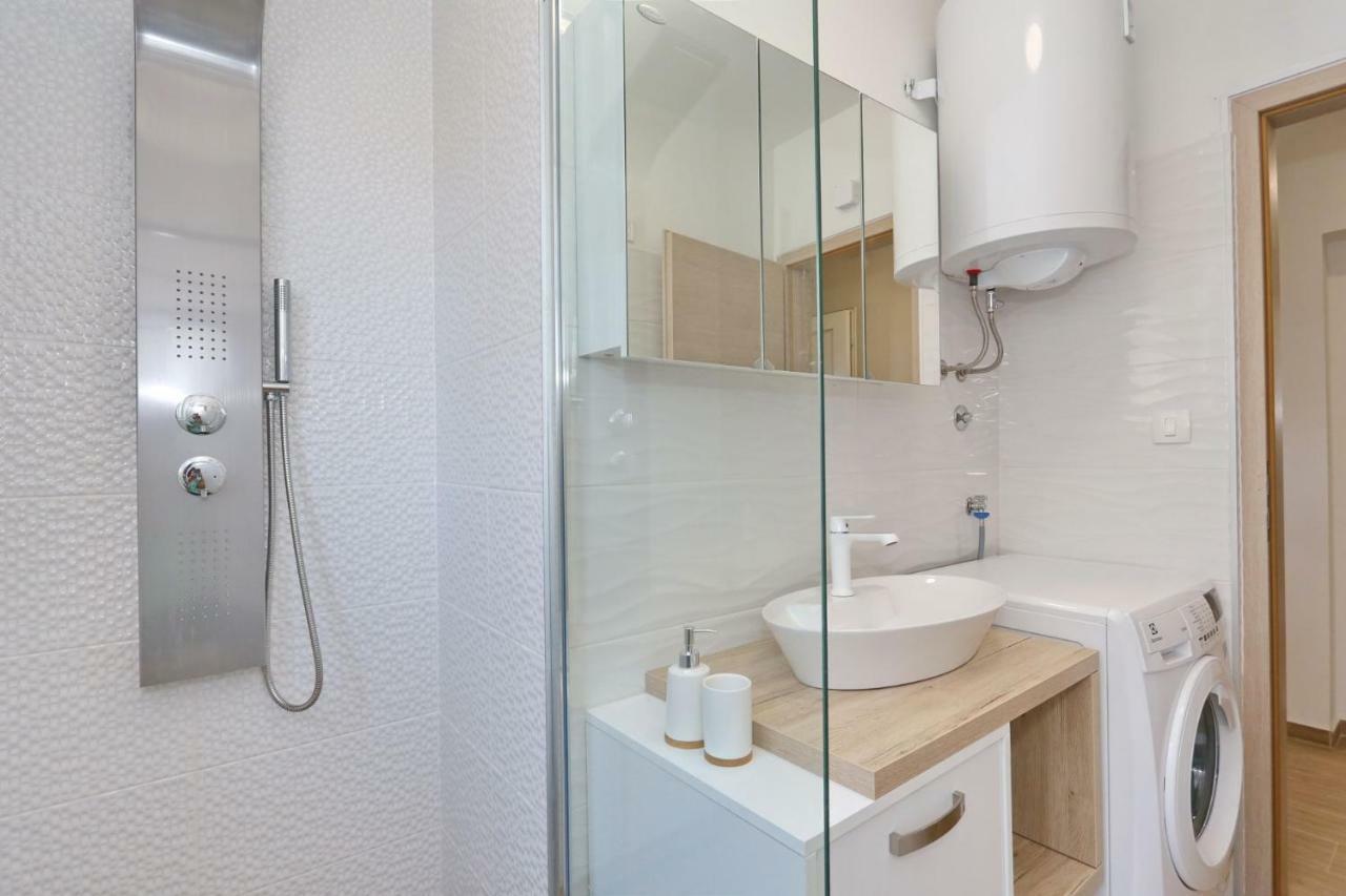 Two New Apartments By The Town Center Zadar Buitenkant foto
